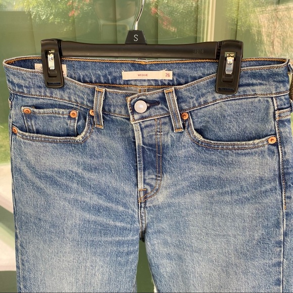 Levis Women's Wedgie Premium Quality Blue Jeans Size 26*25 - Picture 1 of 8